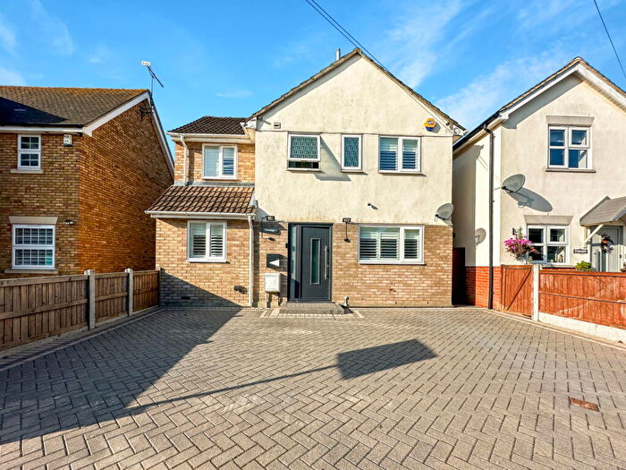 5 Bedroom Detached House For Sale In Grosvenor Road, Orsett, RM16