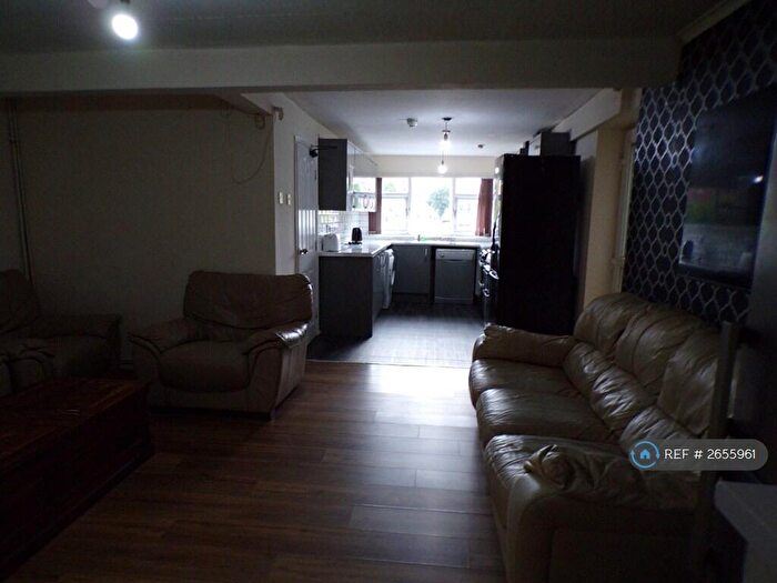 8 Bedroom End Of Terrace House To Rent In Derby Road, Manchester, M14
