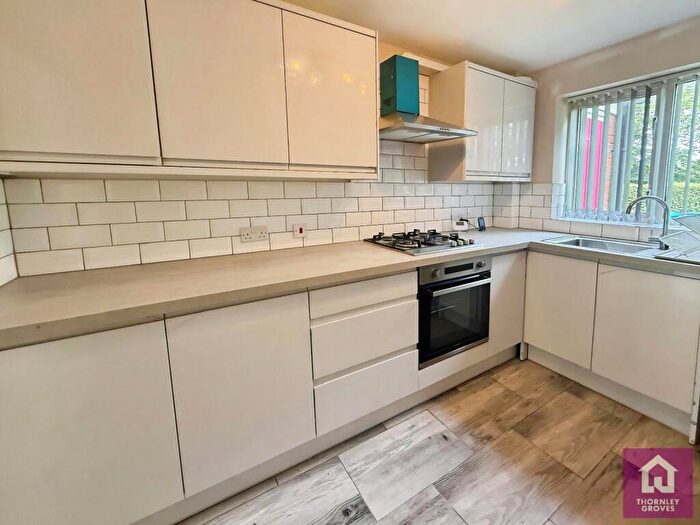 2 Bedroom Flat To Rent In Old Hall Lane, Manchester, Greater Manchester, M14