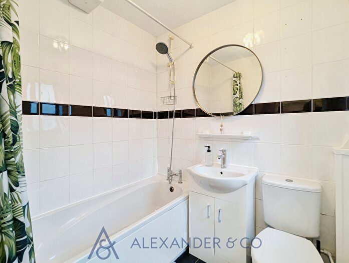 1 Bedroom End Of Terrace House To Rent In Sycamore Gardens, Southwold, Bicester, OX26