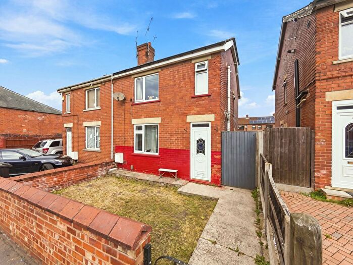 3 Bedroom Semi-Detached House For Sale In Clinton Street, Worksop, S80