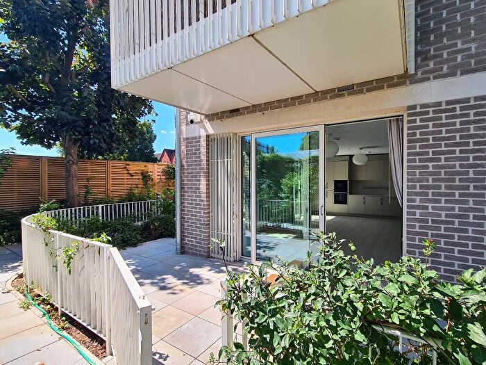 2 Bedroom Retirement Property For Sale In Portsmouth Road, Cobham, Surrey, KT11