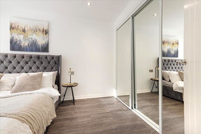 1 Bedroom End Of Terrace House For Sale In Hutchison Crossway, Edinburgh, EH14