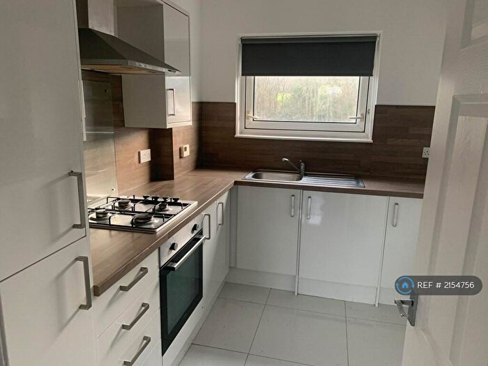 2 Bedroom Flat To Rent In Castlemilk Drive, Glasgow, G45