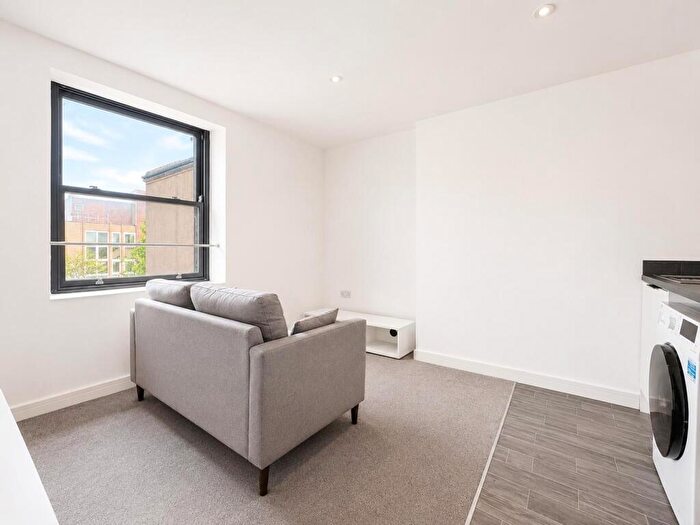 1 Bedroom Apartment To Rent In Eldon Place, Bradford, BD1