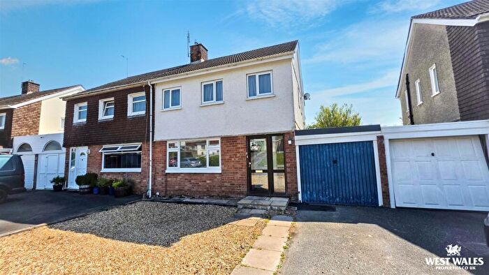 3 Bedroom Semi Detached House For Sale In St Martins Park, Haverfordwest, SA61