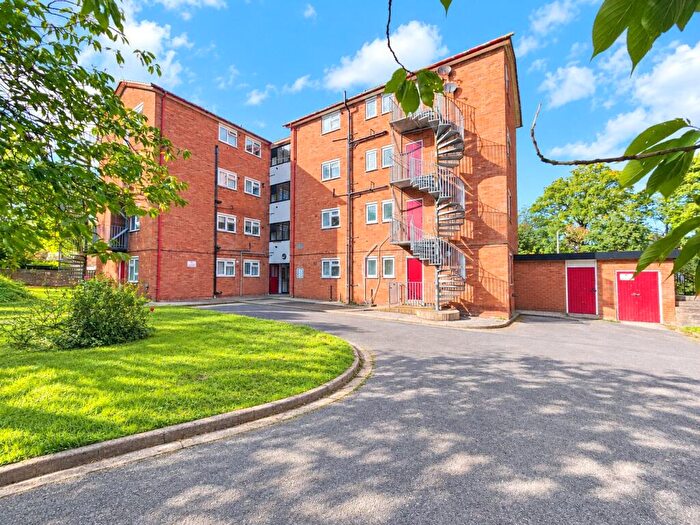 2 Bedroom Apartment For Sale In Torrington Drive, Thingwall, Wirral, CH61