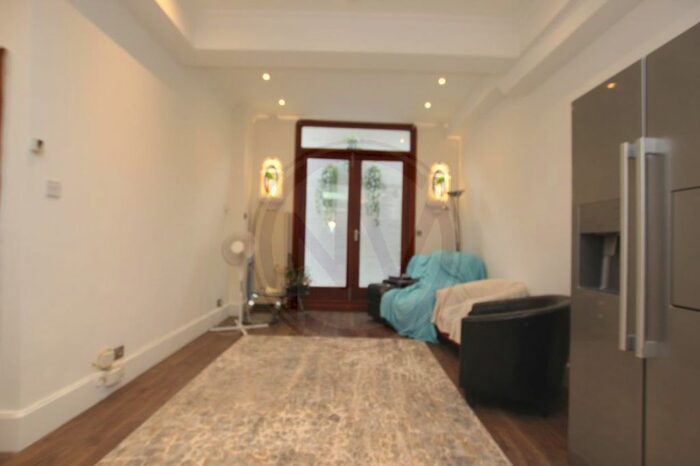 2 Bedroom Flat To Rent In Hornsey Road, Upper Holloway, N19