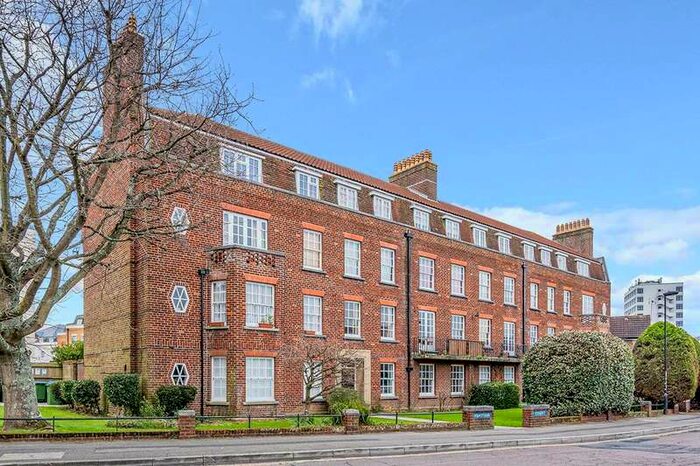 2 Bedroom Apartment To Rent In Henstead Court, 37 Devonshire Road, Southampton, Hampshire, SO15