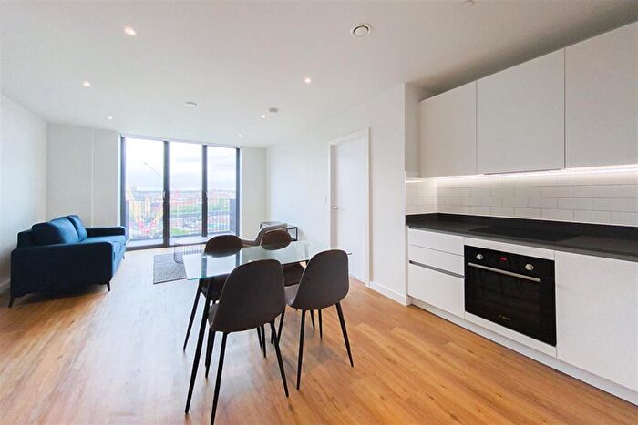 2 Bedroom Apartment To Rent In Mount Yard, M4