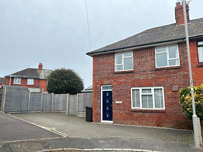3 Bedroom Semi Detached House For Sale In Wessex Road, Weymouth, DT4