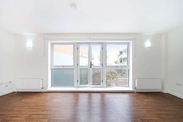 2 Bedroom Flat To Rent In Albert Road, London, E16