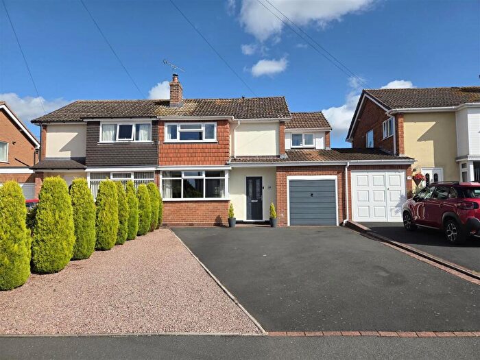 4 Bedroom Semi-Detached House For Sale In Bala Close, Stourport-On-Severn, DY13