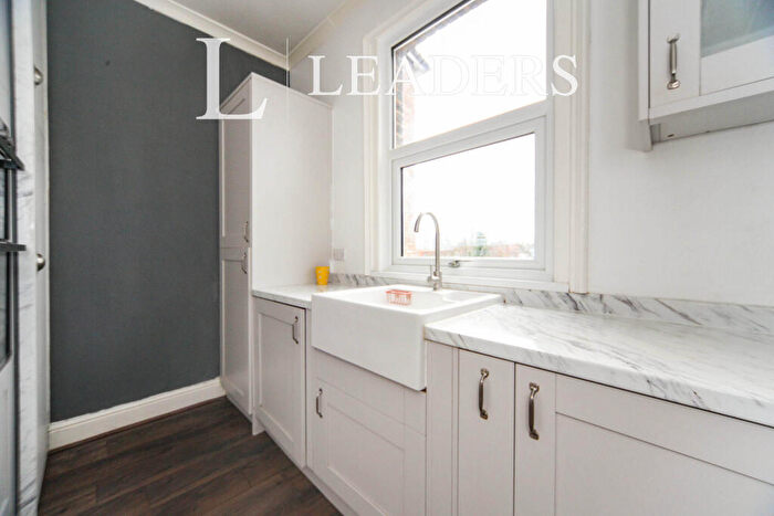 2 Bedroom Apartment To Rent In Bedroom Apartment - First Floor - Central Luton - Crescent Rise, LU2