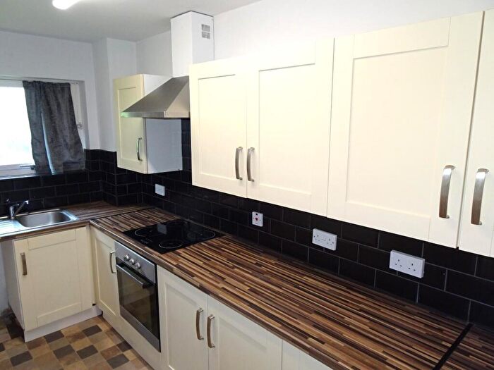 2 Bedroom Flat To Rent In Manor Oaks Gardens, Sheffield, S2