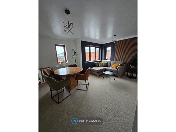 2 Bedroom Flat To Rent In Simonds Mews, Farnborough, GU14