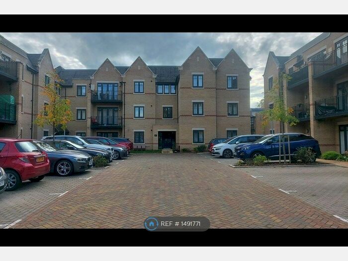 2 Bedroom Flat To Rent In Edwards Court, Watford, WD17