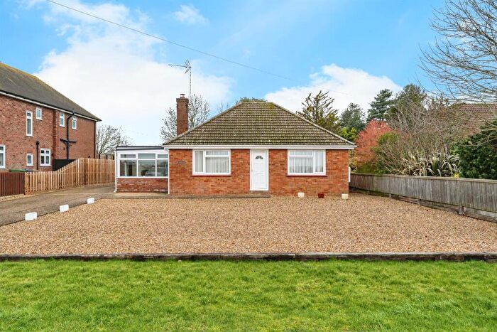 2 Bedroom Detached Bungalow For Sale In Straight Road, Manea, March, PE15
