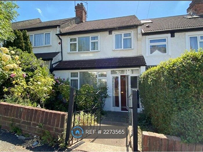 3 Bedroom Terraced House To Rent In Michael Road, London, SE25