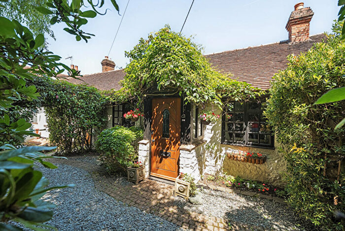 2 Bedroom Bungalow For Sale In Milford Road, Elstead, Godalming, GU8