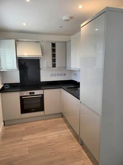 1 Bedroom Flat To Rent In Wellmeadow Road, London, W7