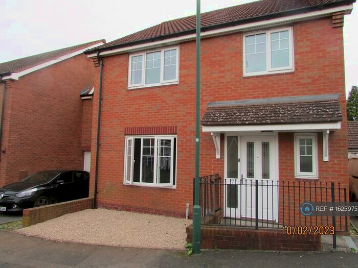 4 Bedroom Detached House To Rent In Edwardian Close, Solihull, B90