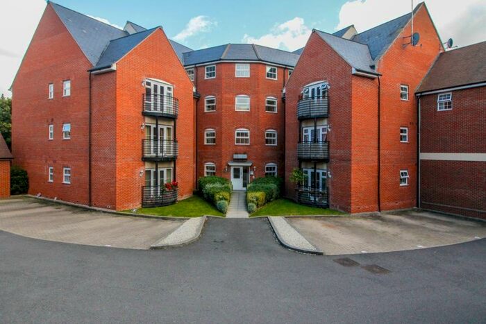 2 Bedroom Apartment To Rent In Thames View, Abingdon, OX14