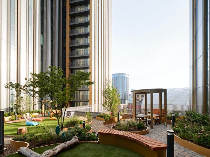 2 Bedroom Apartment To Rent In New Vic, Corporation Street, Manchester, Greater Manchester, M4