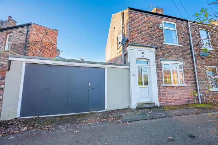 2 Bedroom End Of Terrace House To Rent In North Eastern Terrace, York, YO24