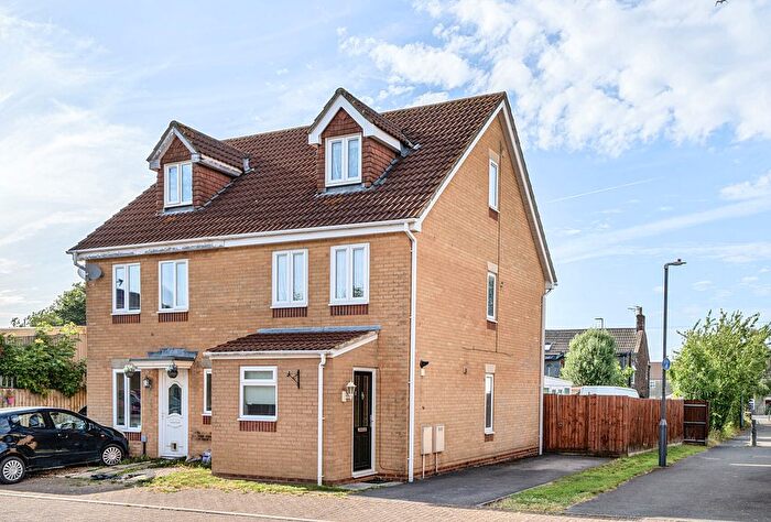 3 Bedroom Semi-Detached House For Sale In Chatterton Road, Yate, Bristol, Gloucestershire, BS37