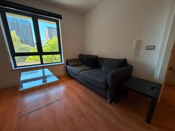 1 Bedroom Flat To Rent In Gotts Road, Leeds, LS12