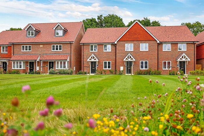 3 Bedroom End Terrace House For Sale In Haroldslea Drive, Horley, RH6