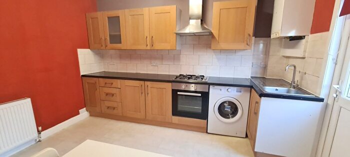 1 Bedroom Barn Conversion To Rent In Frinton Mews, Gants Hill, Essex, Jd, Uk, IG2