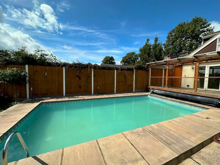 4 Bedroom Detached House To Rent In Havant Road, Portsmouth, Hampshire, PO6