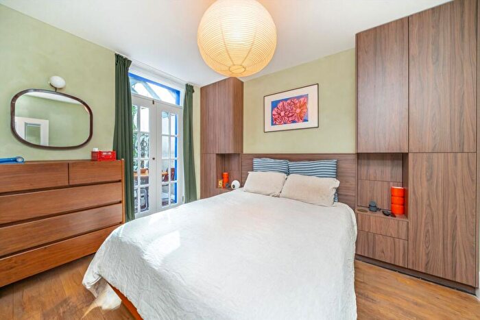 1 Bedroom Flat For Sale In Poole Road, Homerton, E9 - Photo 6