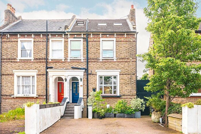 2 Bedroom Flat To Rent In Amyand Park Road, Twickenham, TW1