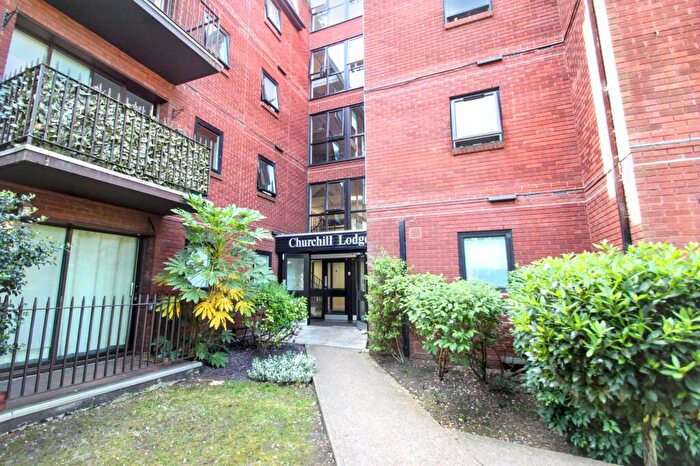 2 Bedroom Flat For Sale In Savill Row, Woodford Green, IG8