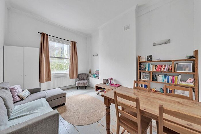 2 Bedroom Flat For Sale In Goldney Road, London, W9