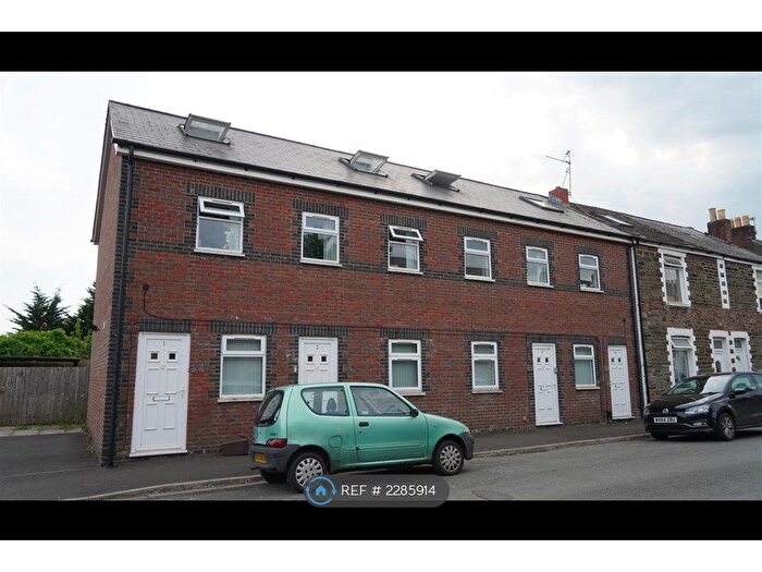3 Bedroom Flat To Rent In Letty Mews, Cardiff, CF24