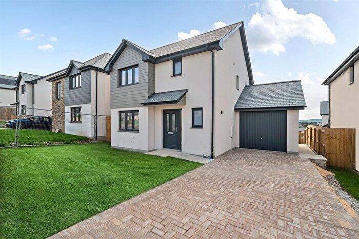 3 Bedroom Detached House For Sale In Highfield Park, Bodmin, PL31