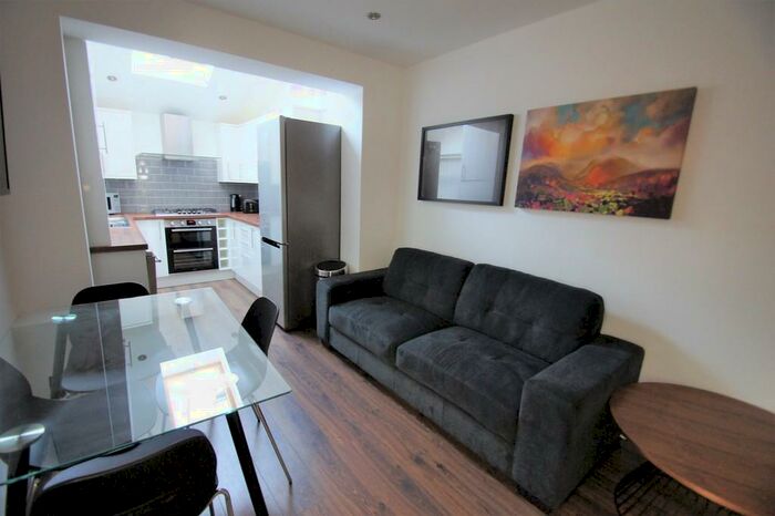 6 Bedroom Terraced House To Rent In Braemar Road, Fallowfield, M14