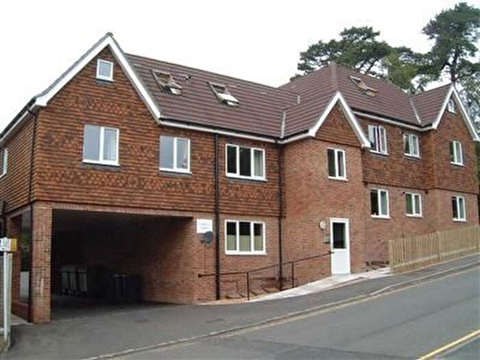 2 Bedroom Flat To Rent In Cherwell Road, Heathfield, TN21