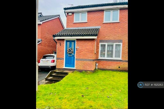 3 Bedroom Semi-Detached House To Rent In Hollins Close, Liverpool, L15