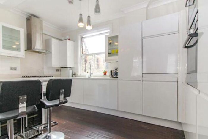 2 Bedroom Apartment To Rent In High Street Stratford, Broadway, Stratford, London, E15