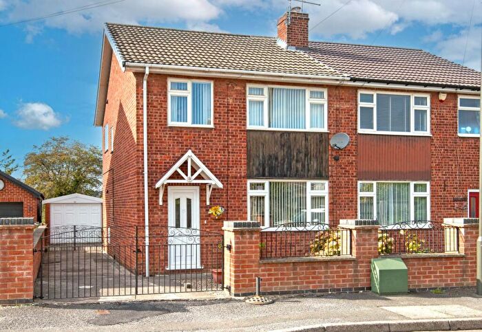 3 Bedroom Semi-Detached House For Sale In Muirfield Close, Chesterfield, S41