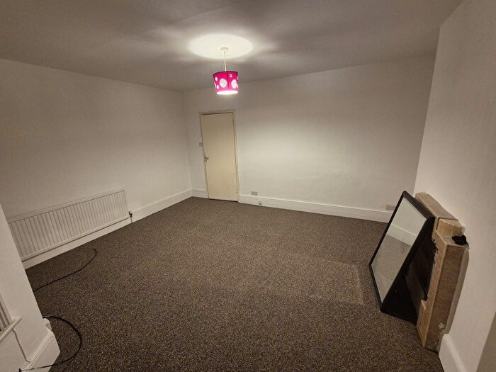 3 Bedroom Terraced House To Rent In Brownlow Road, NW10