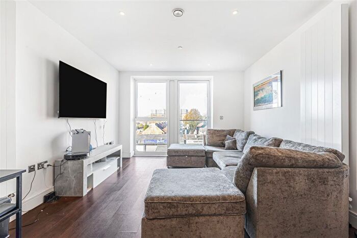 2 Bedroom Flat To Rent In Samuelson House, Merrick Road, Southall, UB2