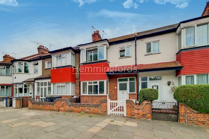 3 Bedroom Terraced House To Rent In Park Road, Bounds Green, N11