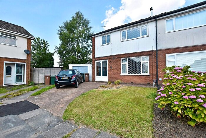 3 Bedroom Semi Detached House For Sale In Newbury Grove, Heywood, Greater Manchester, OL10