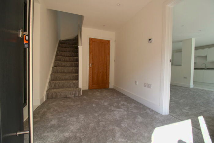 3 Bedroom Semi-Detached House To Rent In Lealand Road, Drayton, PO6